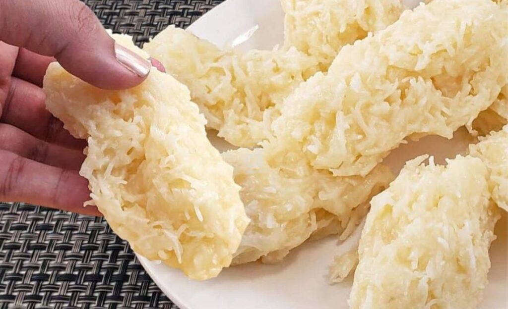 Cocada de Leite Condensado de Colher – Cremosa e Irresistível! 🥥💛